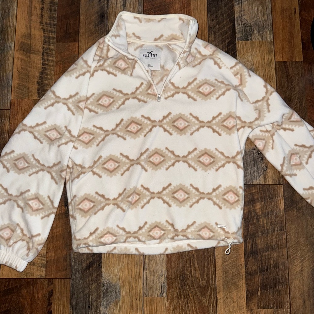 Hollister Cream and Tan Patterned Half-Zip